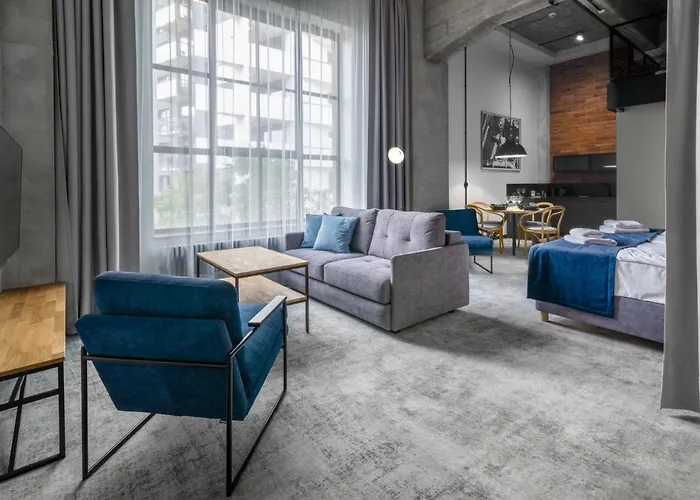 Aparthotel Montownia Lofts & Experience 4*