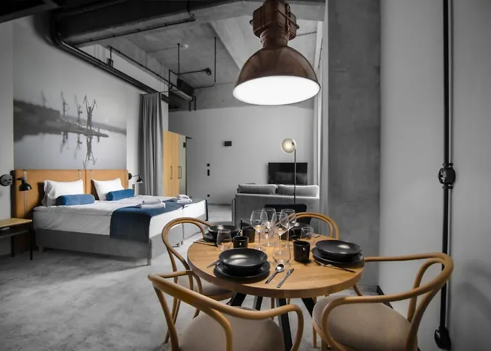 Montownia Lofts & Experience Aparthotel 4*