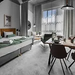 Montownia Lofts & Experience