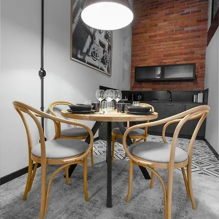 Montownia Lofts & Experience Aparthotel Danzica