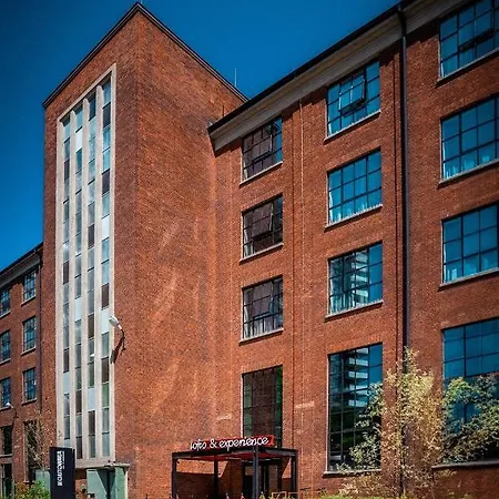 Montownia Lofts & Experience 아파트호텔 *