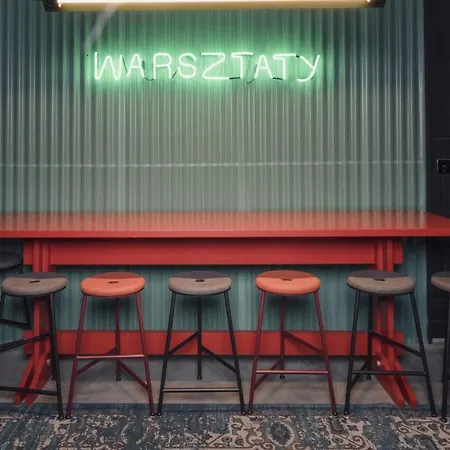 Montownia Lofts & Experience Apart Otel 4*
