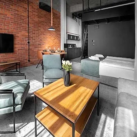 Montownia Lofts & Experience מלון דירות גדנסק