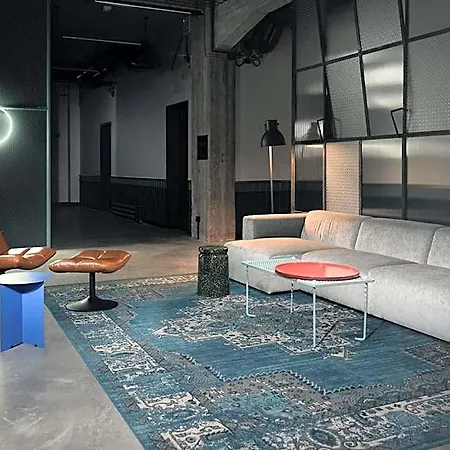 Montownia Lofts & Experience 4*