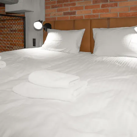 Montownia Lofts & Experience 4*