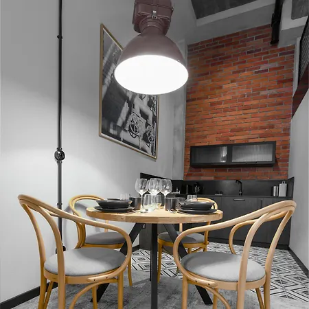Montownia Lofts & Experience Apart Otel Gdansk