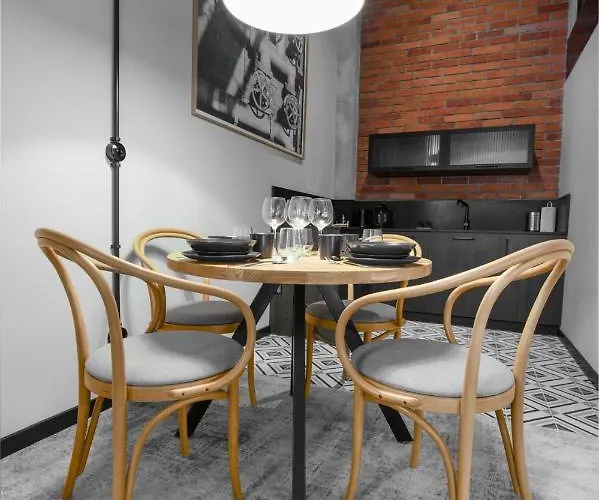 Montownia Lofts&experience Hotel apartamentowy Gdańsk