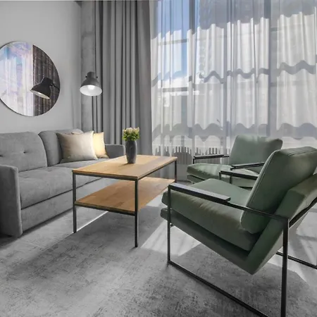 Montownia Lofts & Experience 4*