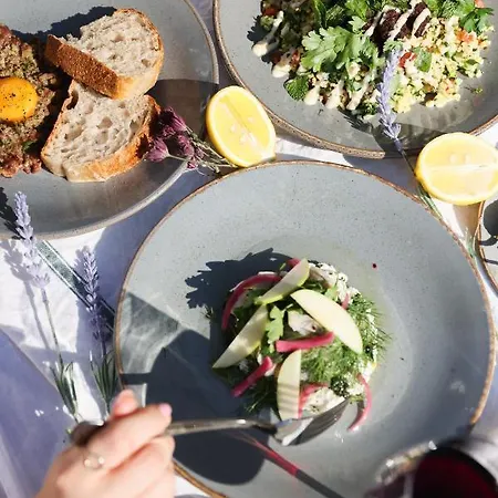 Montownia Lofts & Experience 4*