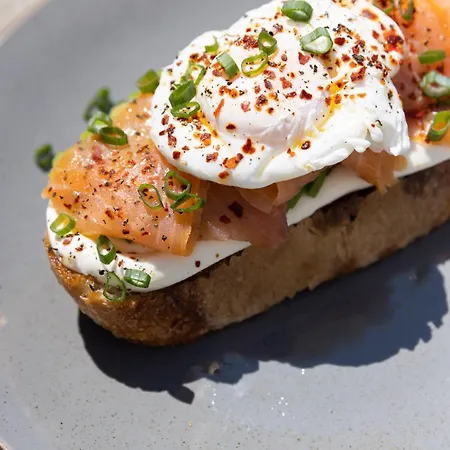 Montownia Lofts & Experience 4*